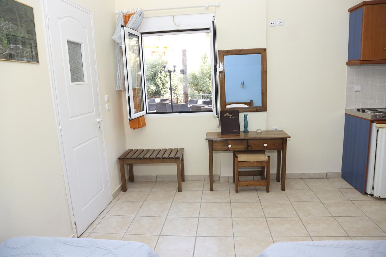 Coral Hotel Plomari Dış mekan fotoğraf